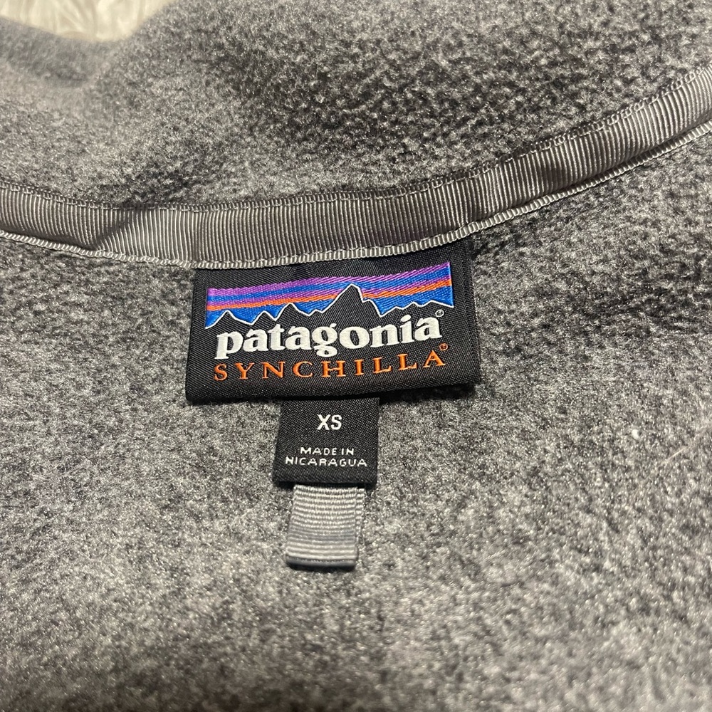 Patagonia Synchilla Gray Fleece Pullover - Picture 3 of 11